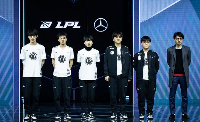 中表现出柔 中表现出柔