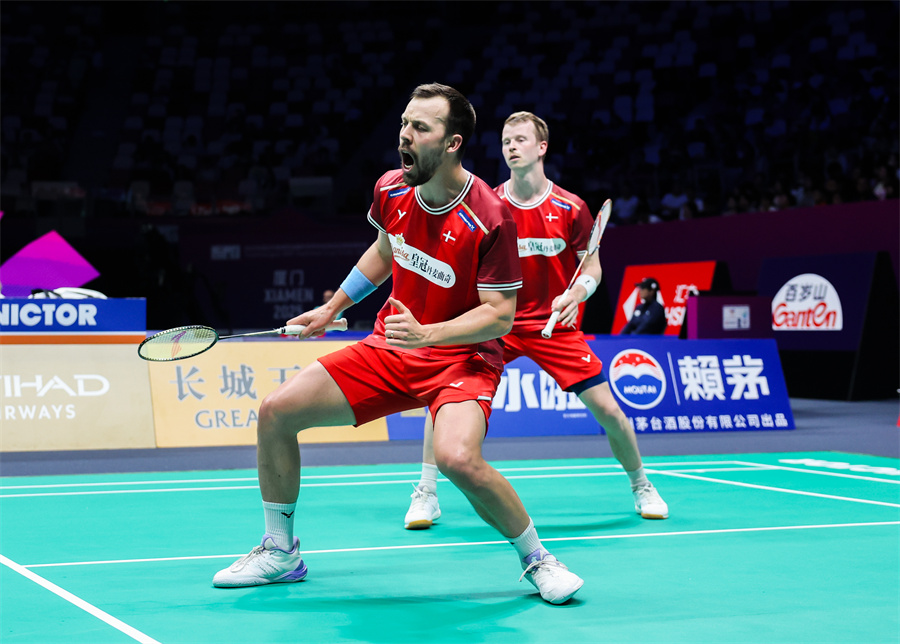 使他脱颖而 使他脱颖而